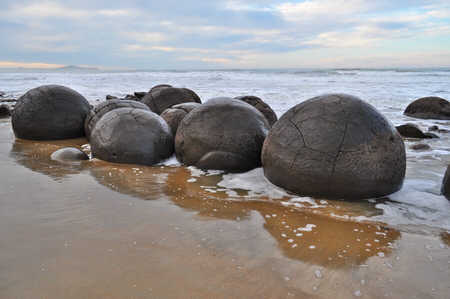  Rolling Stones, Moeraki Boulders, New Zealand