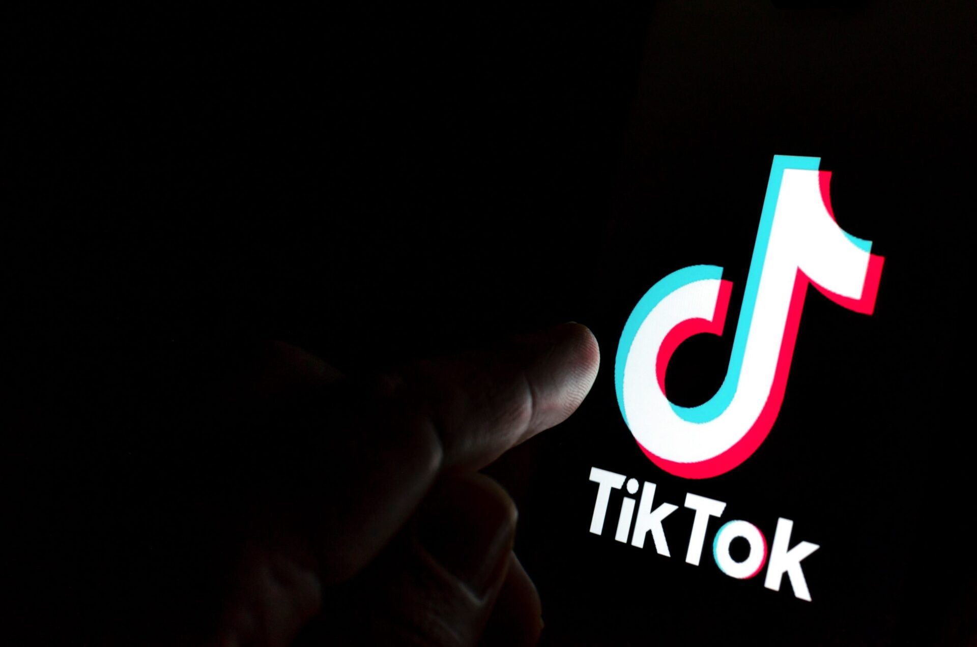 How V LIVE and TikTok Fuel Fan Engagement