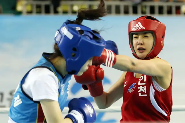 Lee Si Young: Actress and Amateur Boxer